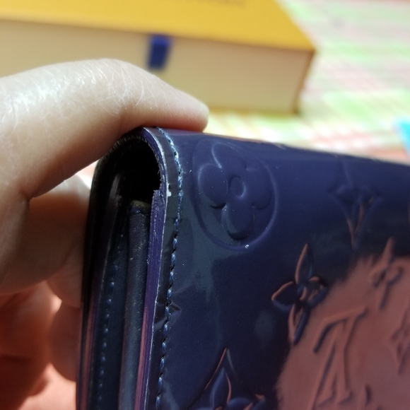 Authentic LV Vernis Sarah Long Wallet - Picture 9 of 17